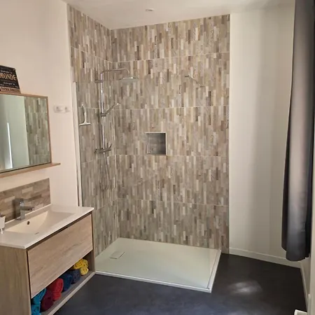 Apartman De Charme Avec Cour Au Calme Gignac